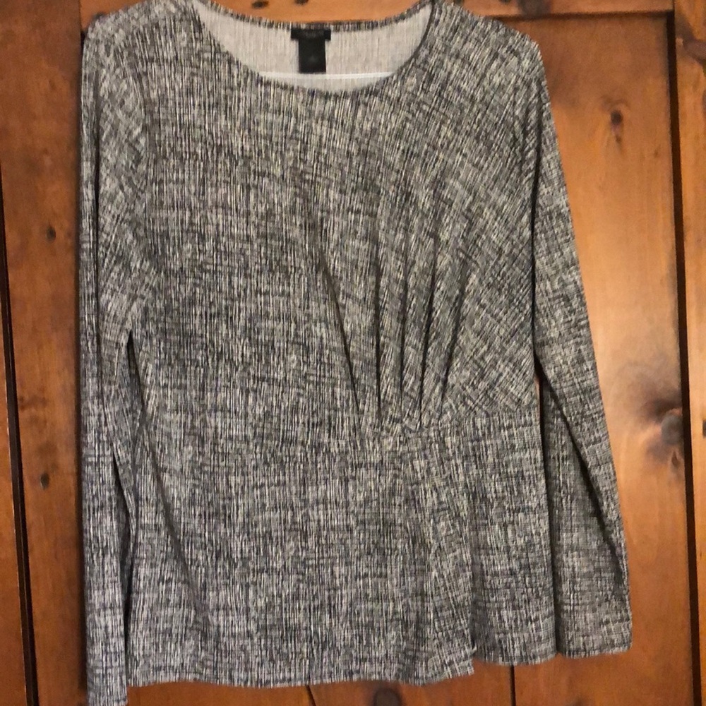 Light weight top perfect for the office